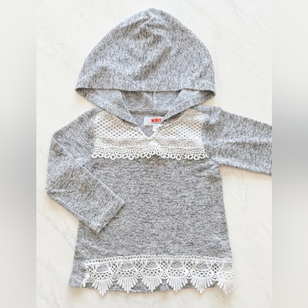 Girls (Size 5-6) Gray Hooded Top/Sweatshirt/Sweater w/White Crochet Lace Accents